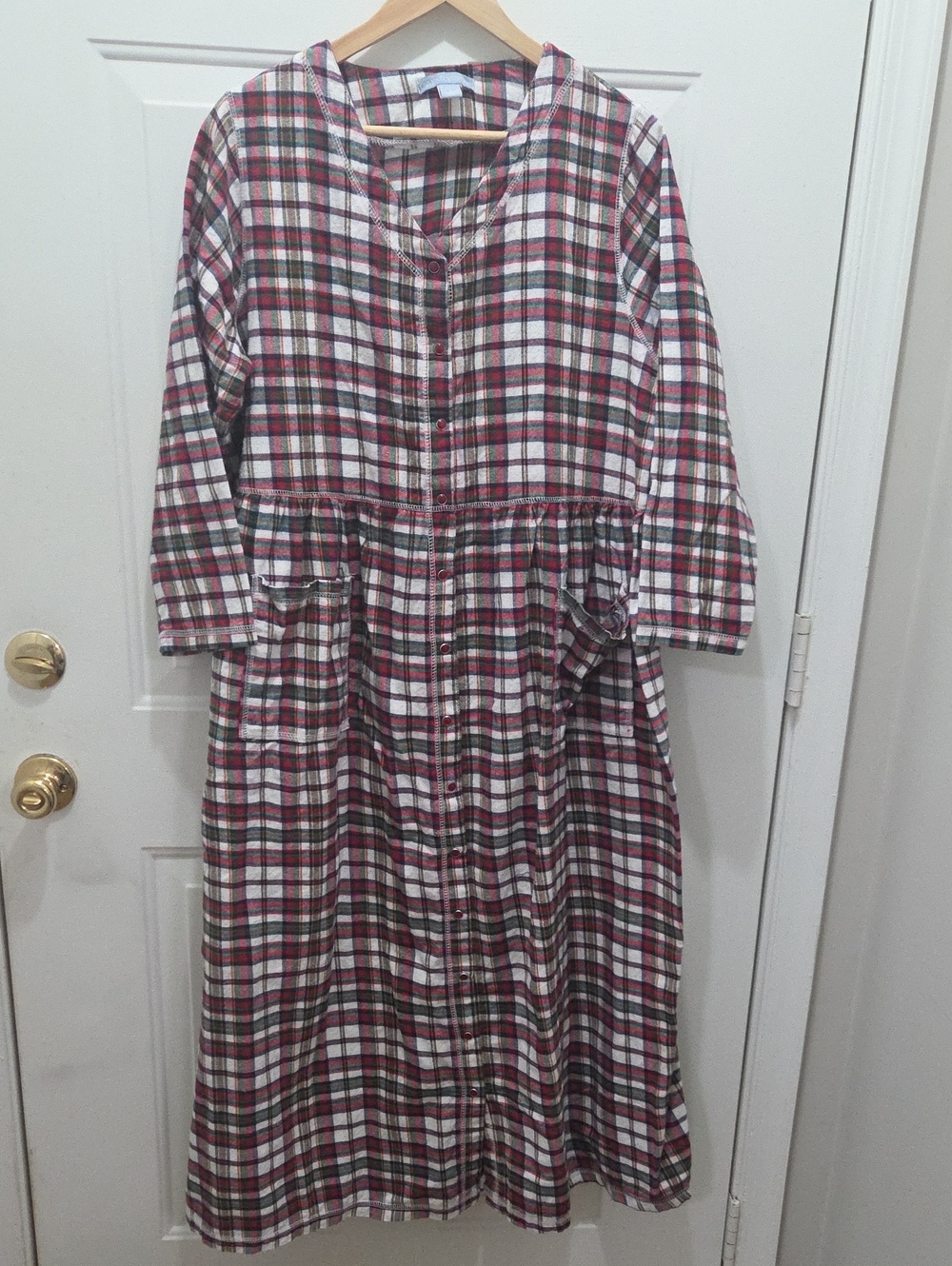 Only Necessities Red, White and Green Plaid Maxi Lounge Dress 14/16